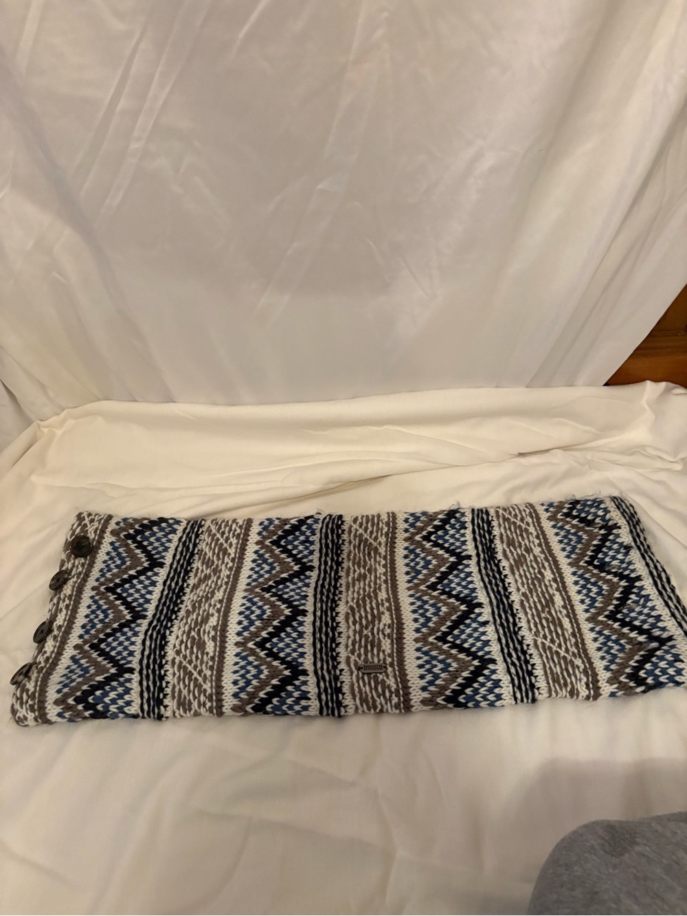 Duluth Trading Co Aztec Knit Throw in Gray, & Cream